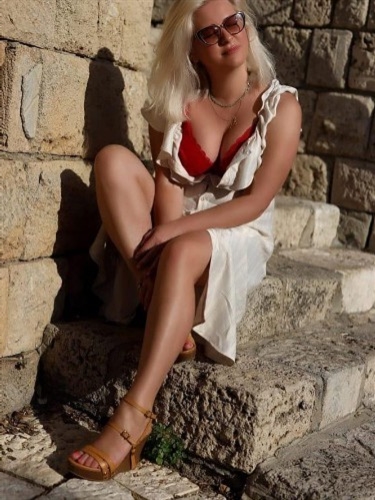 Nisihti, escort in Padova id4110